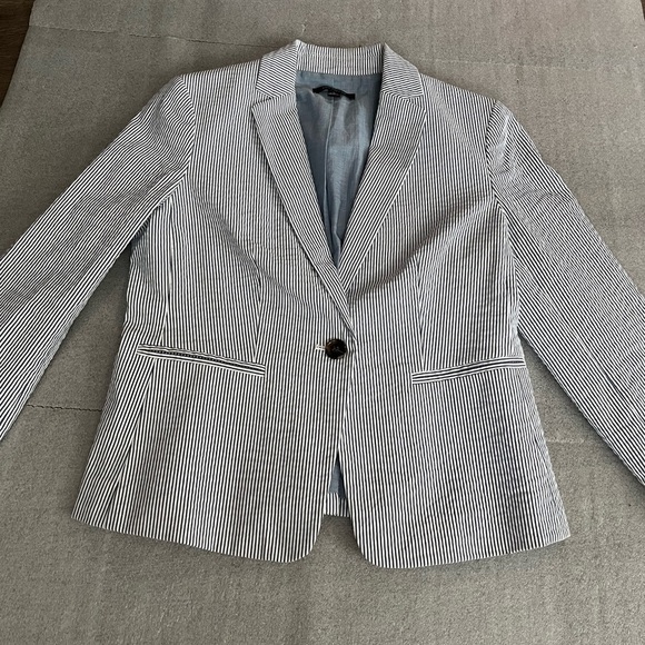 Ann Taylor Jackets & Blazers - [6]Ann Taylor Navy and White Striped Cotton Blend Light Blazer